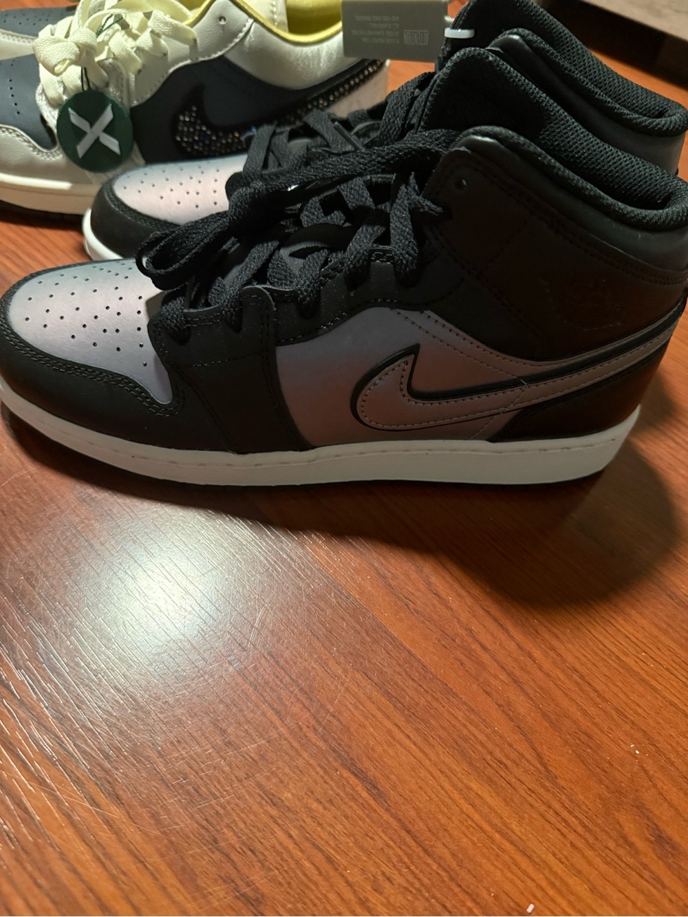 Nike Kids iridescent High-Top Sneakers WOMEN size 9 equivalent